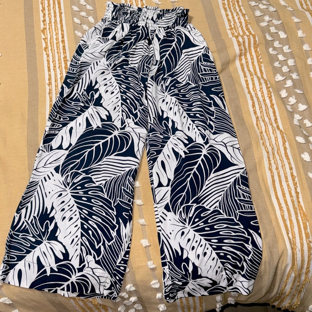 b/w size medium lounge pants